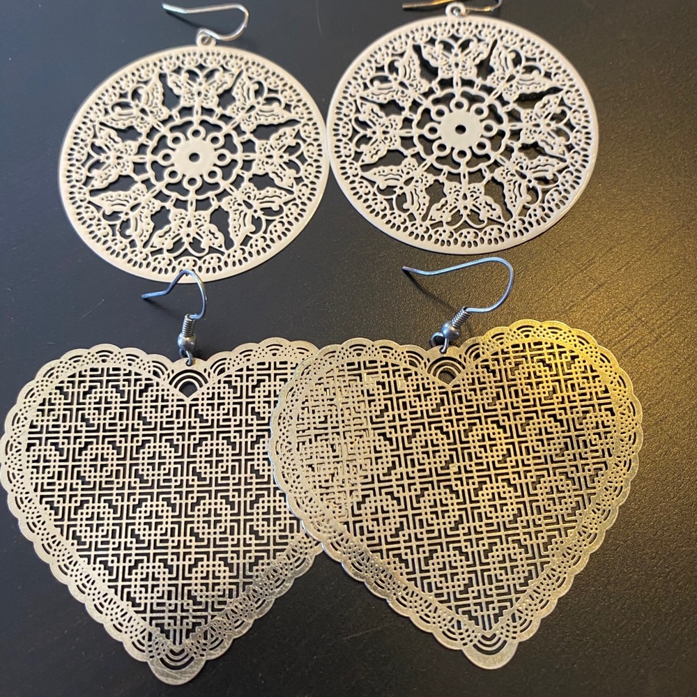 2 Pair of Ulta Light Earrings